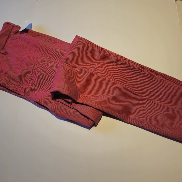 Izod Men's Saltwater Red Stretch Chino [32x34] - Picture 5 of 6